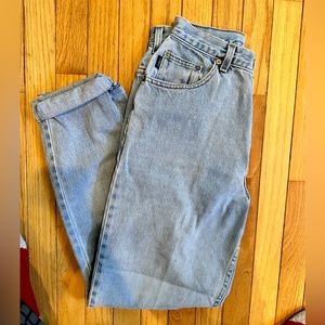 WIDE LEG LIGHTWASH JEANS